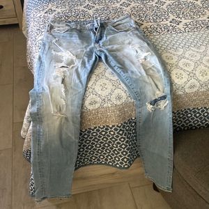 American Eagle ripped jeans. Brand new, never worn.